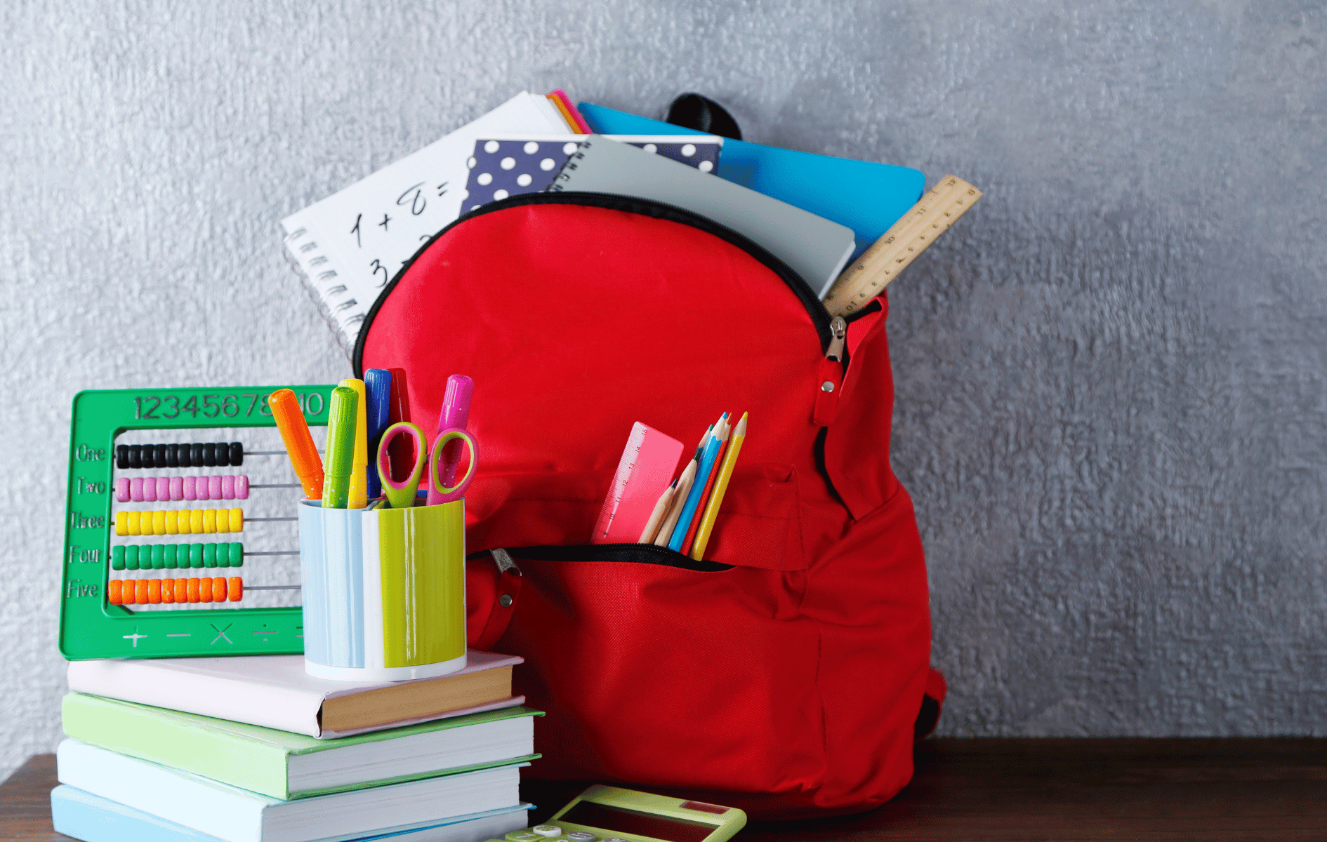 Guia prático para se organizar e economizar no material escolar: calendário de compras, seus direitos na lista da escola e onde comprar no Butantã.