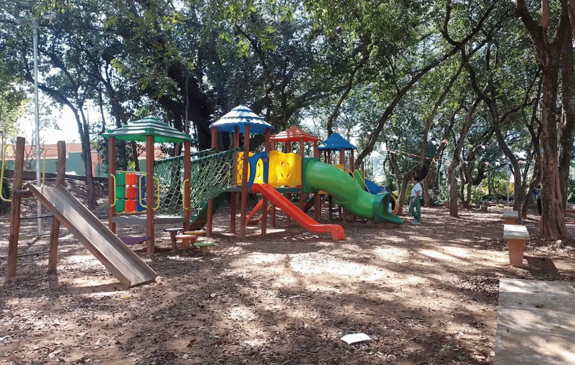 Conhecida pelos moradores como Parcão do Jardim Rizzo, a Praça Laerte Garcia da Rosa é um espaço público que reúne área de lazer